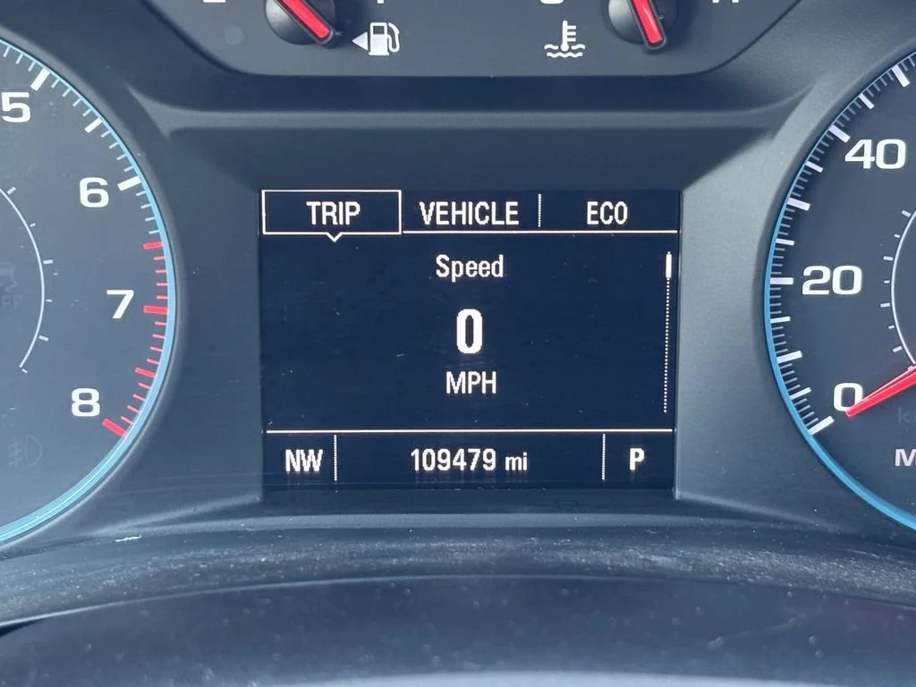 Used 2021 SUMMIT WHITE Chevrolet LT Cloth image 35