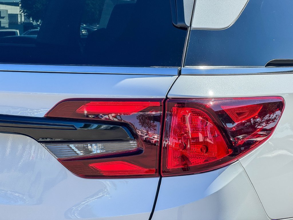 New 2026 Platinum White Pearl Honda EX-L image 10
