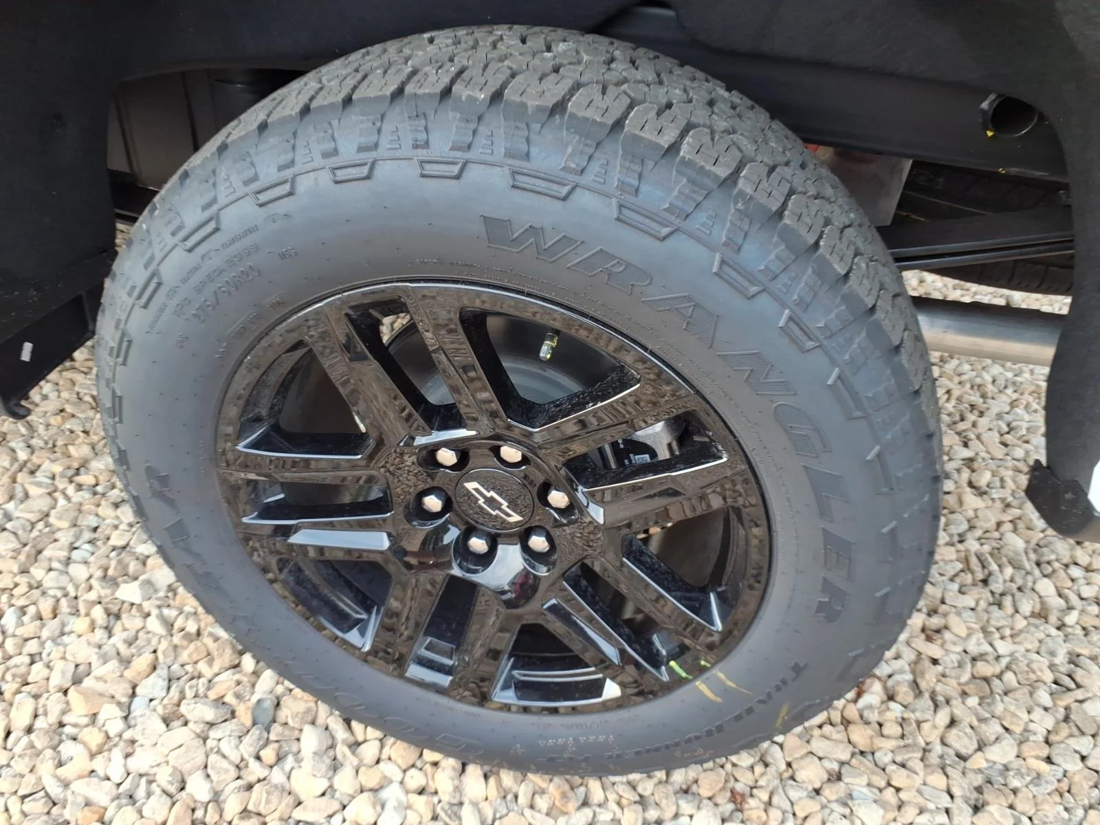 New 2026 Summit White Chevrolet LT Trail Boss image 4