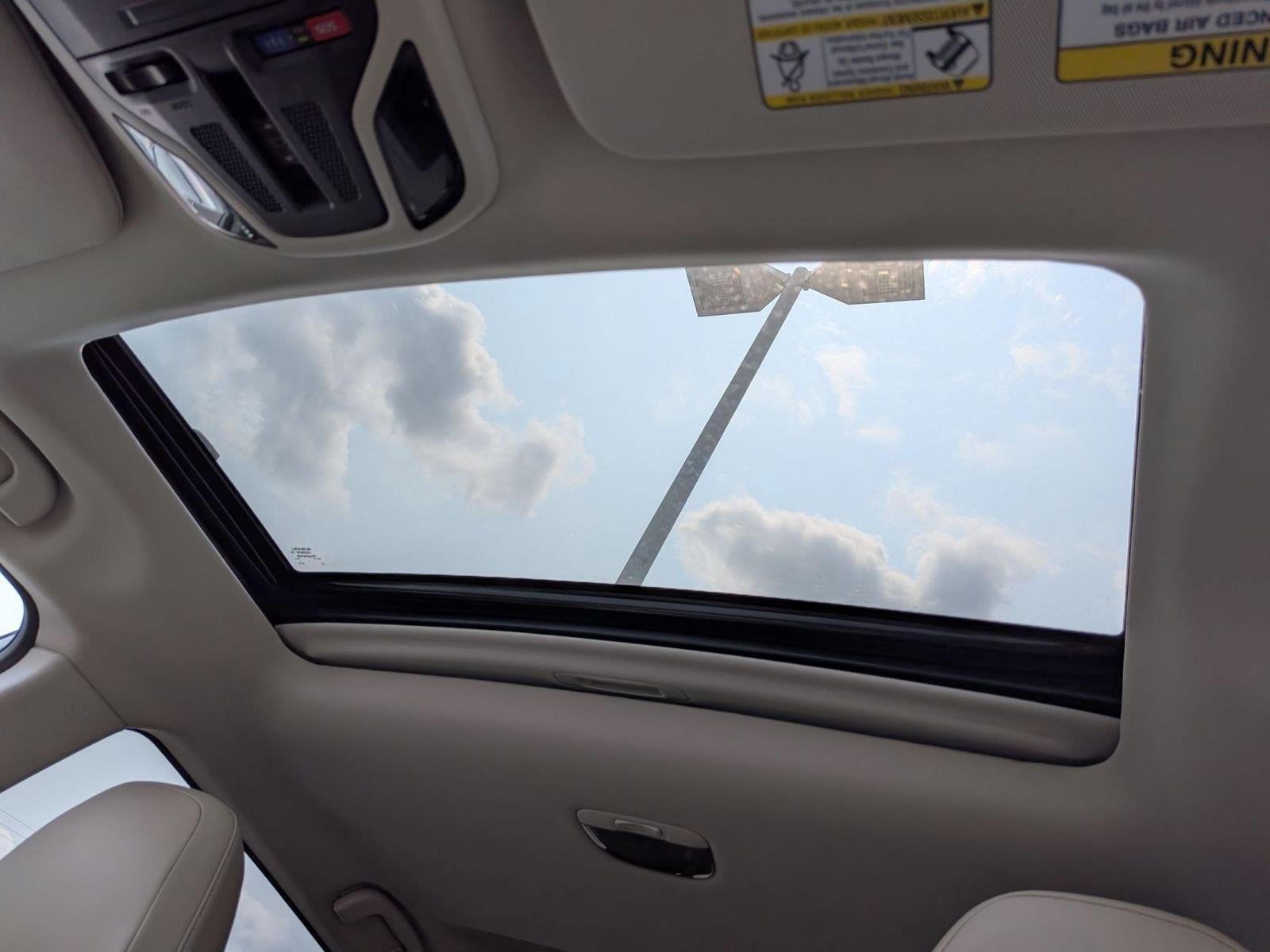 Used 2022 Crystal White Pearl Subaru Limited image 30