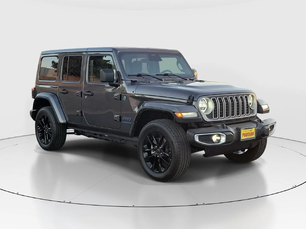 Certified Used 2025 Gray Jeep Sahara 4xe image 7