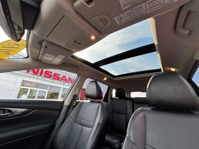 Used 2018 Magnetic Black Nissan SL image 33