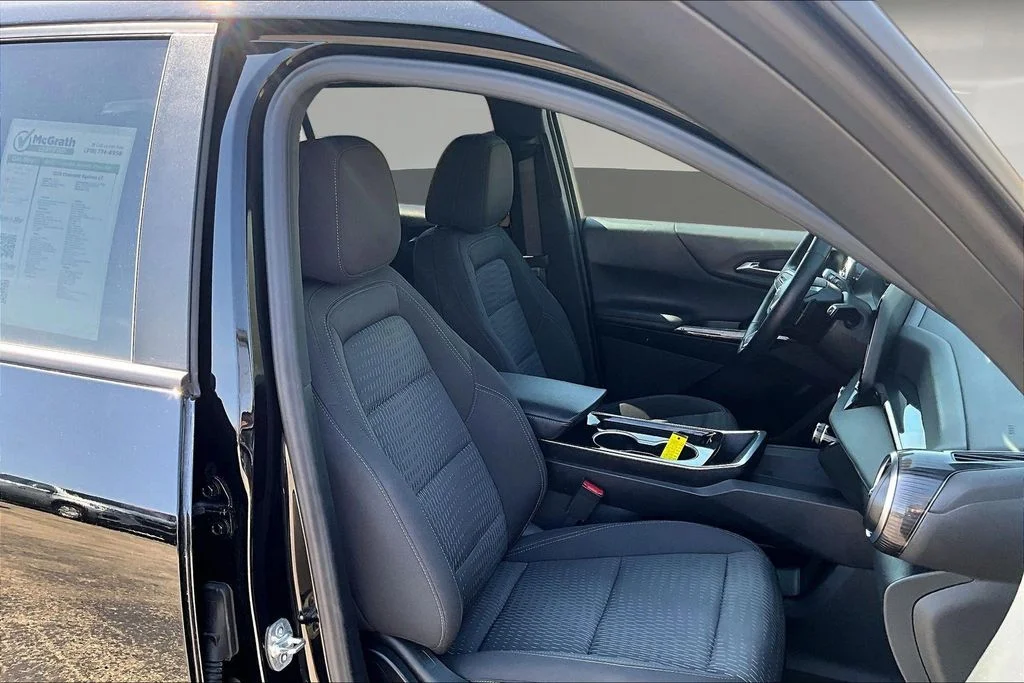 2025 Chevrolet Equinox LT - Photo 32