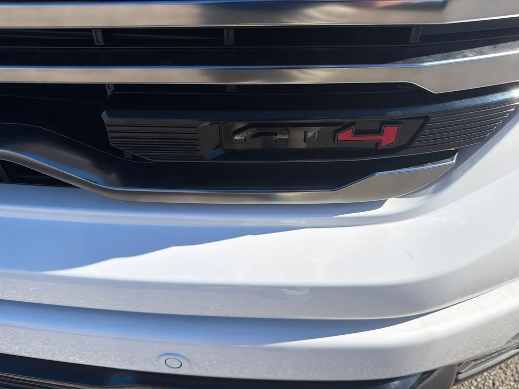 New 2026 Summit White GMC AT4 image 9