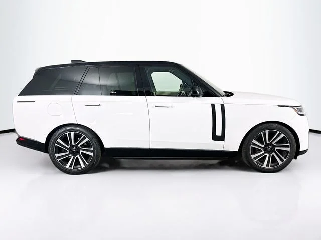 Certified Used 2023  Land Rover SE image 4