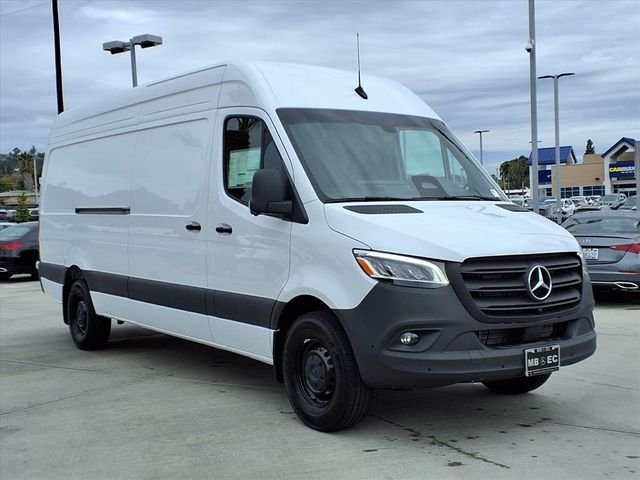 New 2026 White Mercedes-Benz Cargo 170 WB image 18