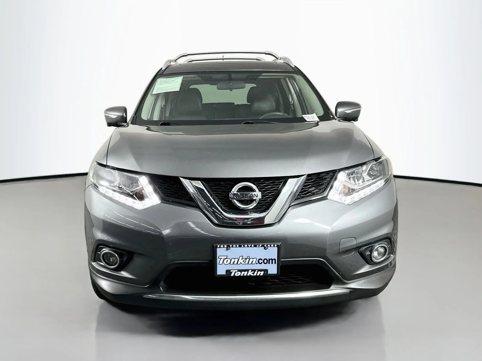 Used 2015 Gun Metallic Nissan SL image 2