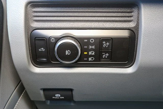 New 2026 Oxford White Ford XL image 30