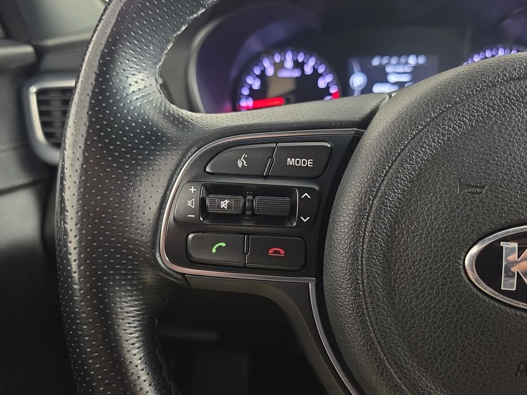 Used 2018 Horizon Blue Kia SX image 15
