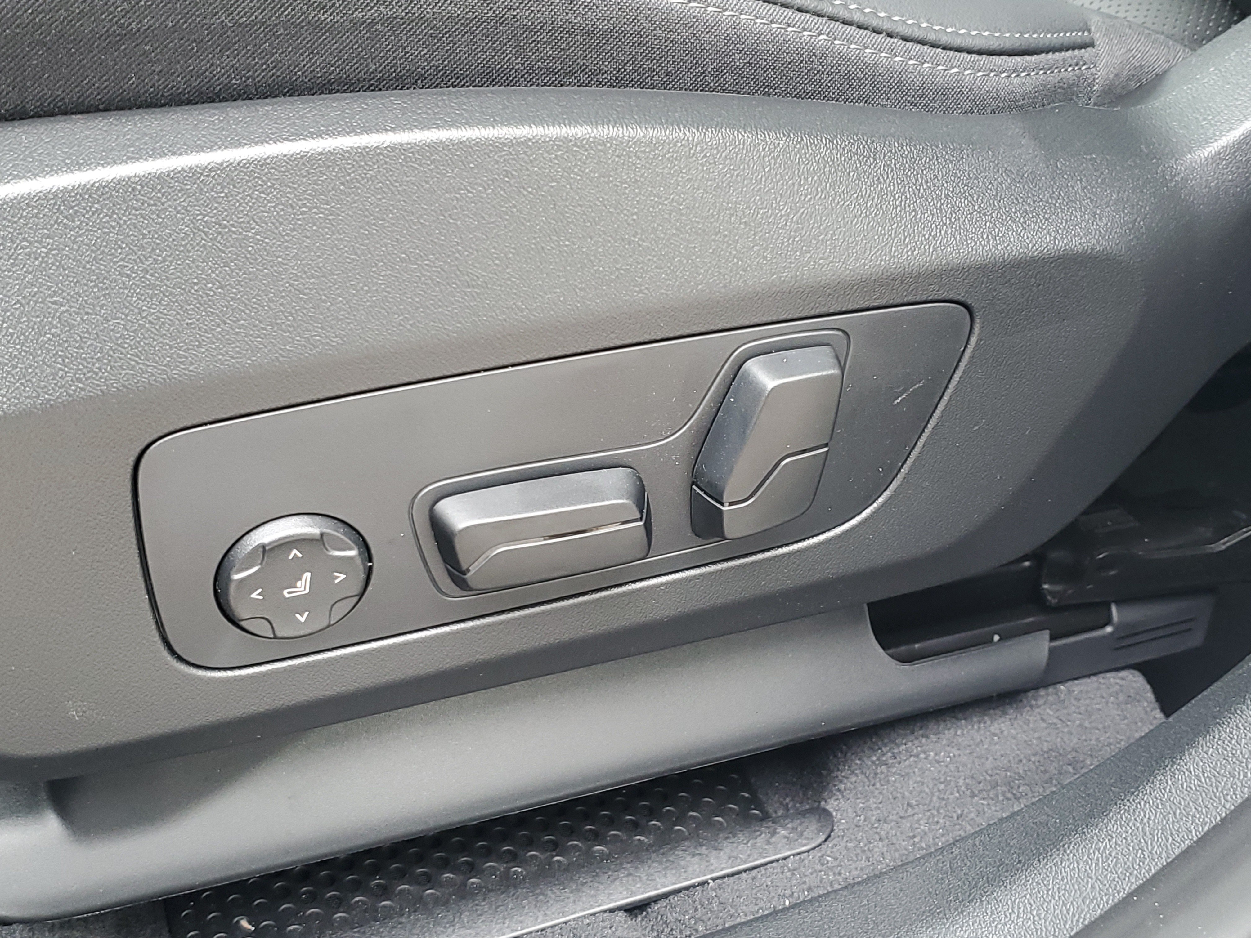 New 2026 Brooklyn Grey Metallic BMW xDrive28i image 19
