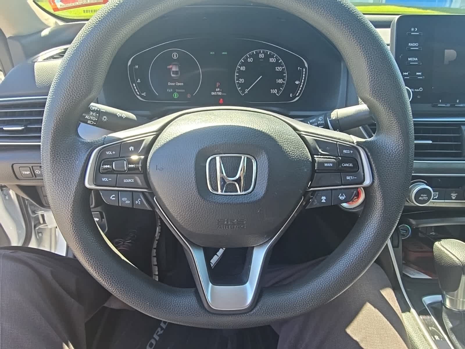 Used 2018 White Honda LX 1.5T image 23