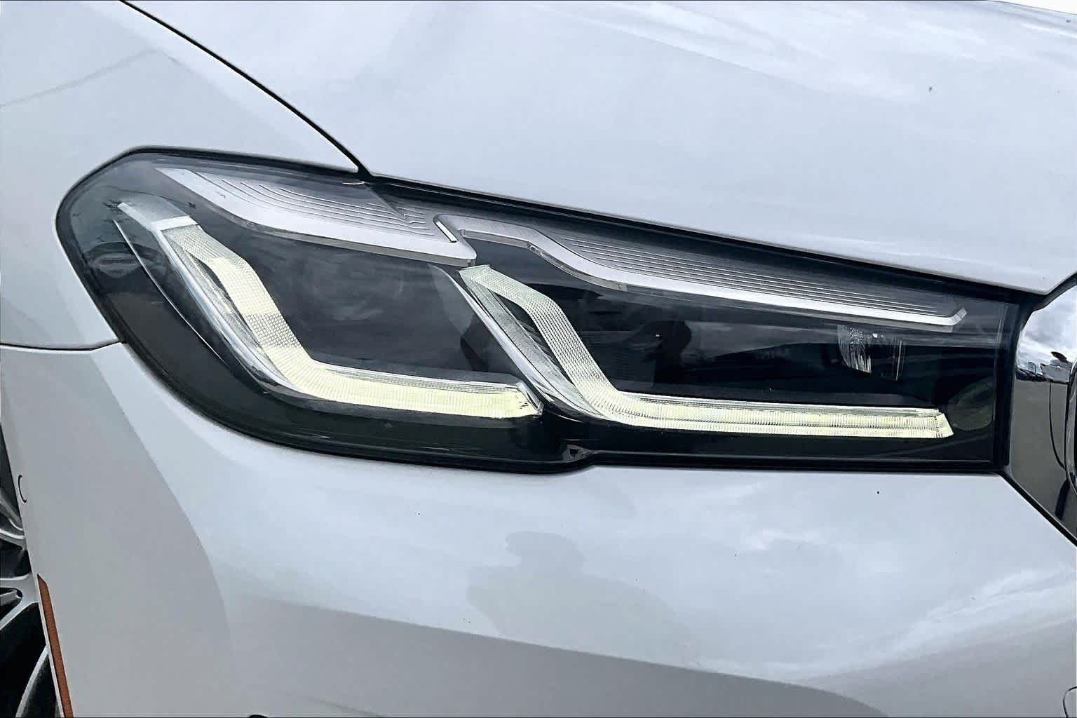 Used 2021 Mineral White Metallic BMW 540i image 26