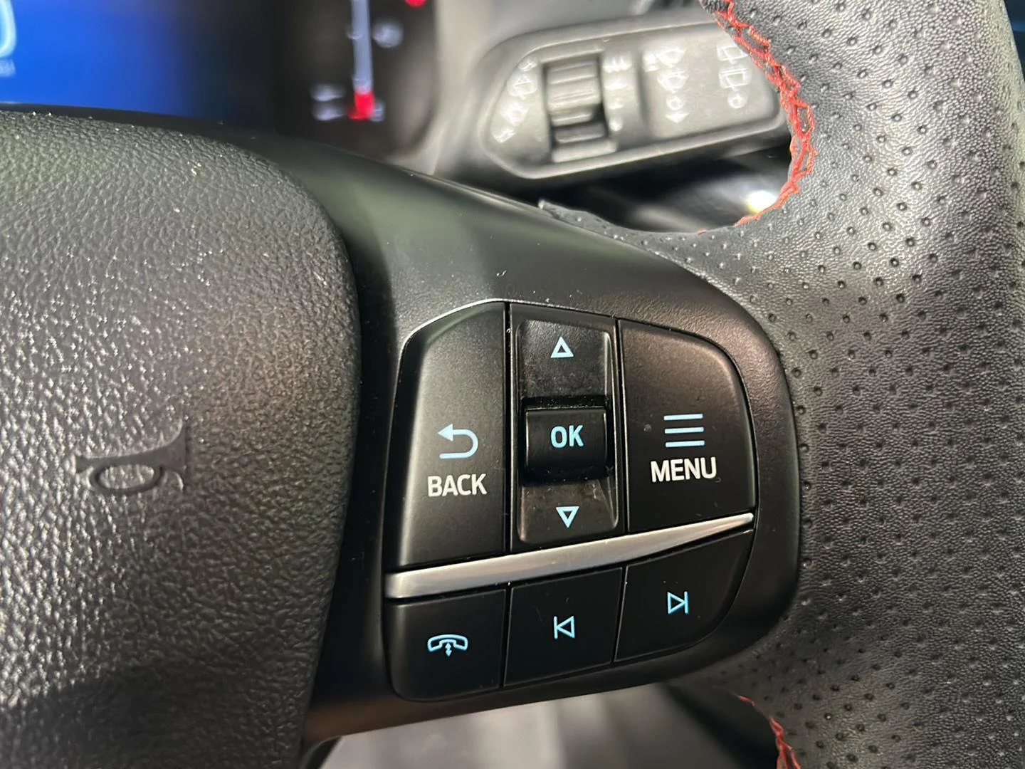Used 2023 Agate Black Ford ST-Line image 22