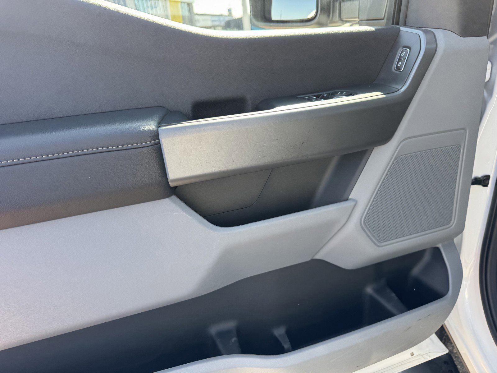 2025 Ford F-550 Super Duty Chassis Cab XLT - Photo 12