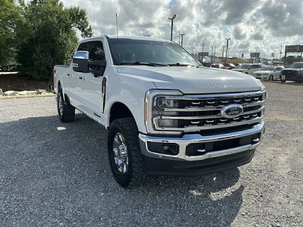 Used 2023 Oxford White Ford Lariat image 10