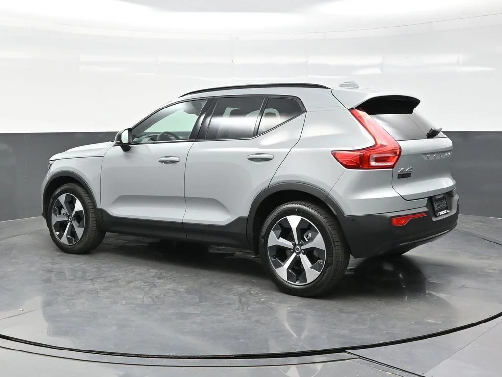 Used 2026 Vapour Grey Volvo Plus image 4