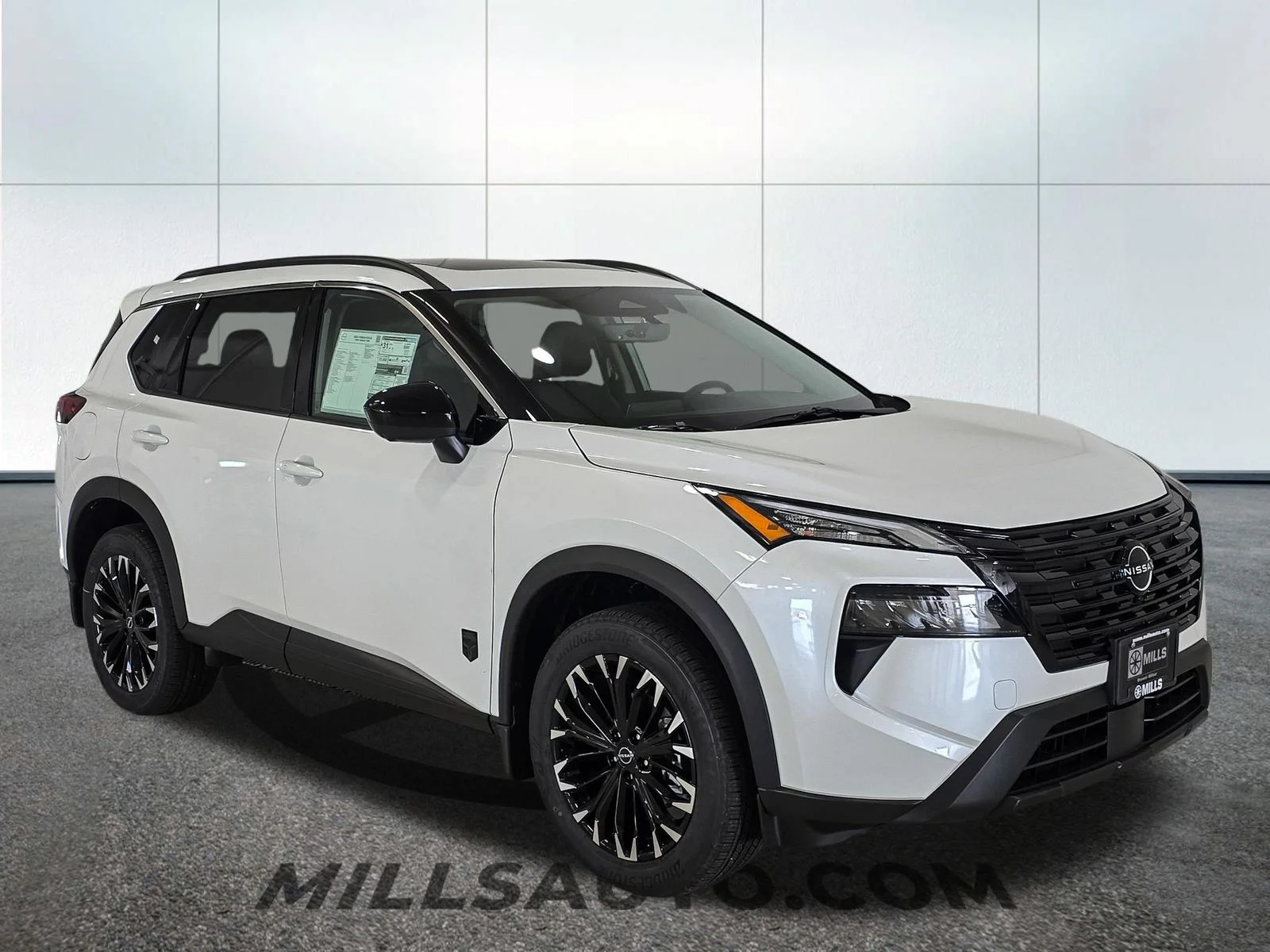 New 2026 Everest White Pearl TriCoat Nissan Dark Armor™ image 10