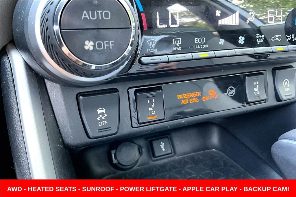 Used 2021 Silver Toyota XLE Premium image 18