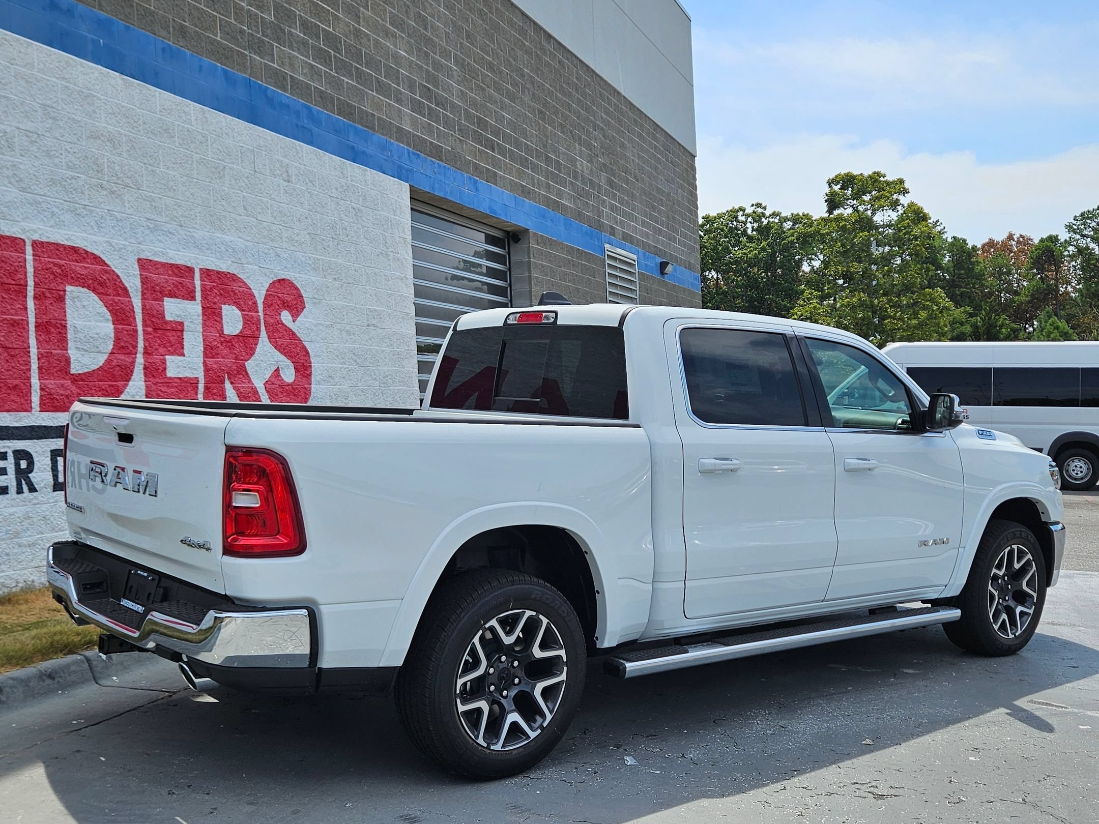 New 2026 Bright White Clear-Coat Exterior Paint RAM Laramie image 7