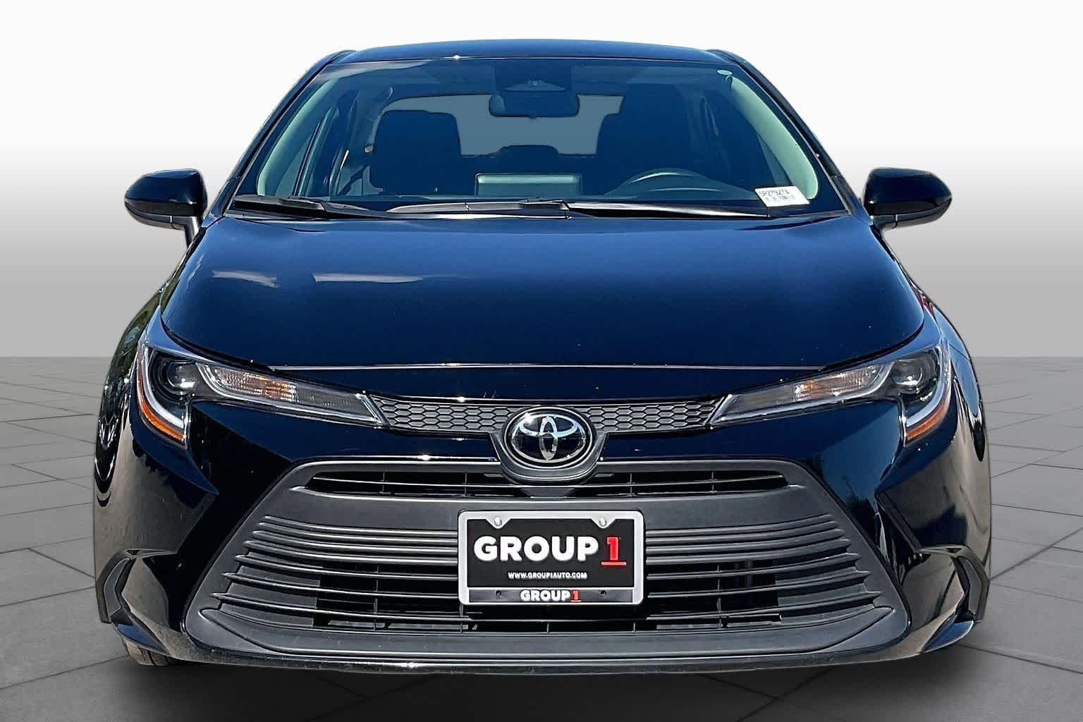 Used 2025 Midnight Black Metallic Toyota LE image 4