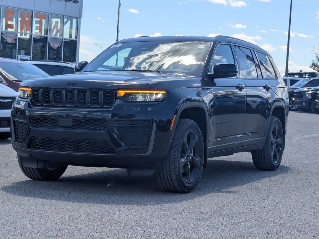 New 2026 Black Jeep Altitude - - Altitude Pkg - 10.25 Gauge Cluster - Adaptive Cruise - Heated Seats & More! image 4