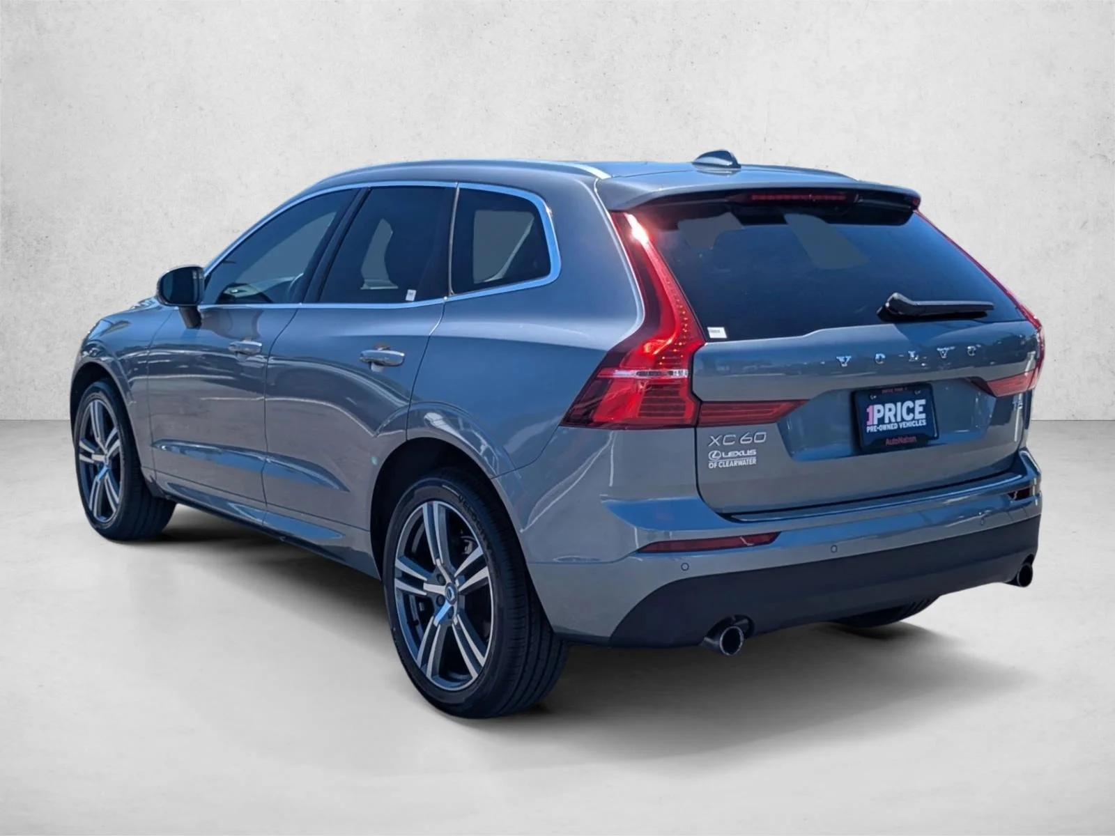Used 2021 Osmium Grey Metallic Volvo Momentum image 8