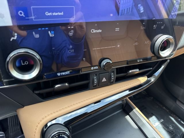 2025 Lexus NX 250 - Photo 19