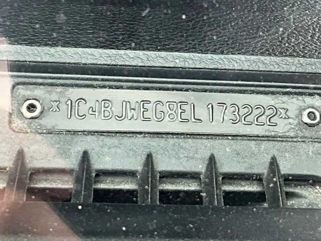 Used 2014 Gray Jeep Unlimited Sahara image 29