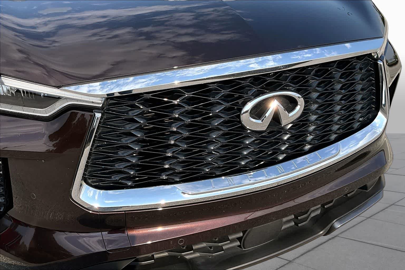 Used 2022 Mocha Almond INFINITI LUXE image 30