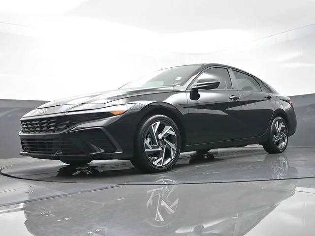 Used 2025 Black Hyundai SEL Sport image 35