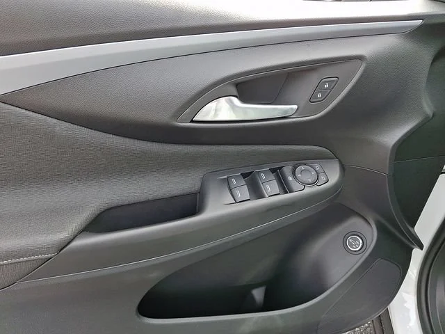 New 2026 Summit White Buick Preferred image 10