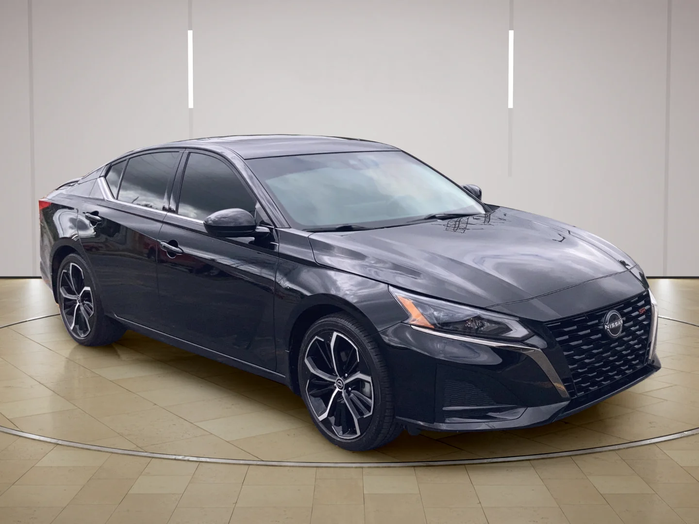 Certified Used 2024 Super Black Nissan 2.5 SR image 2