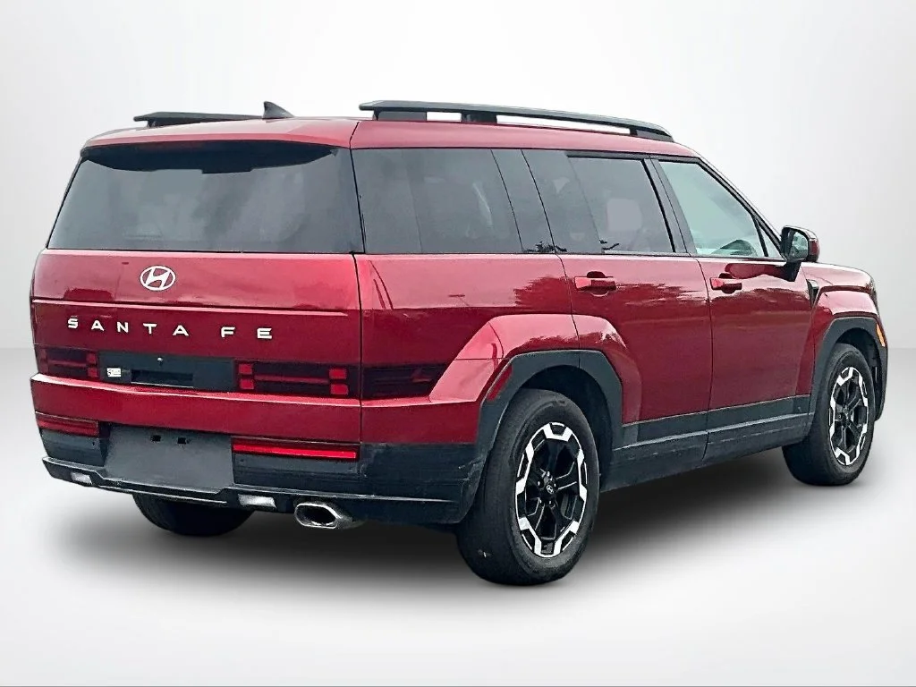 Used 2025 Red Hyundai SEL image 2