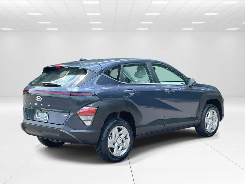 Used 2024 Blue Hyundai SE image 6