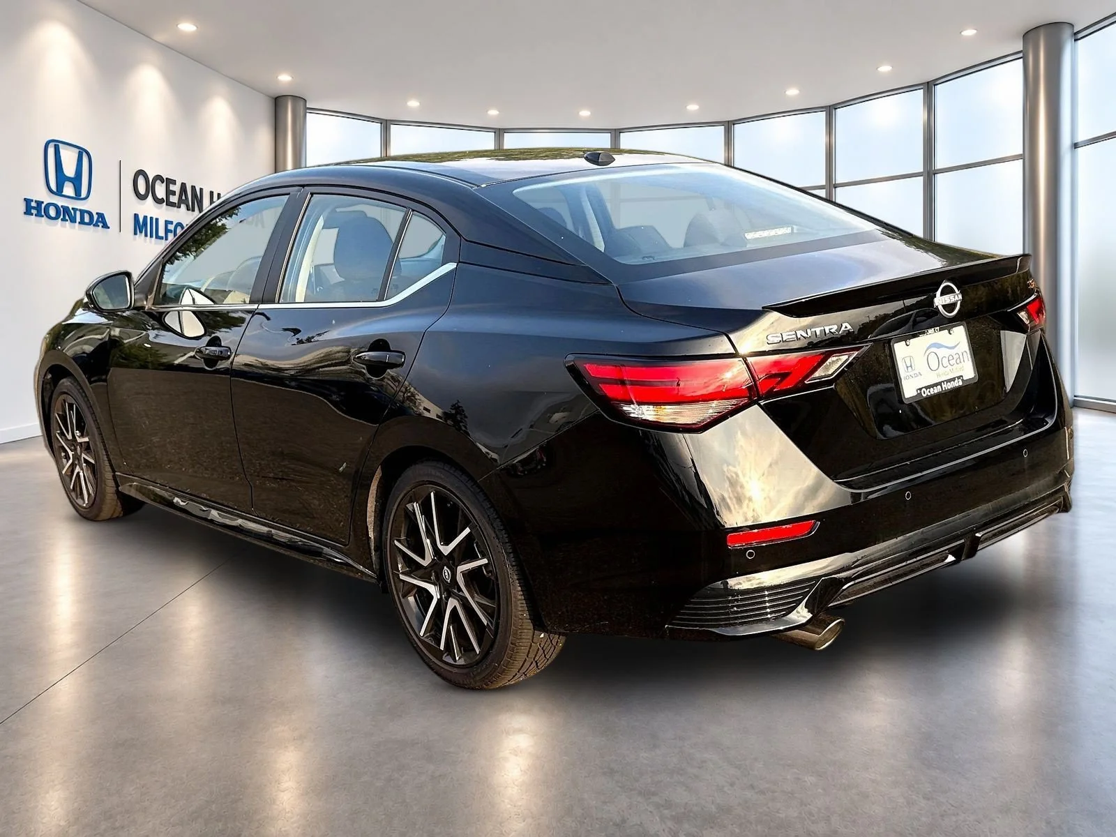 Used 2025 Super Black Nissan SR image 8