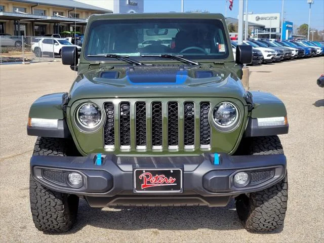 New 2023 Sarge Green Clear-Coat Exterior Paint Jeep Rubicon 4xe image 2