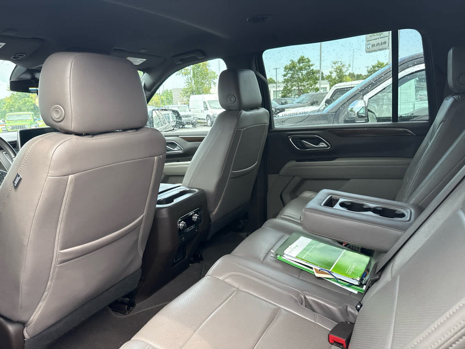 Used 2023 Onyx Black GMC SLE image 5