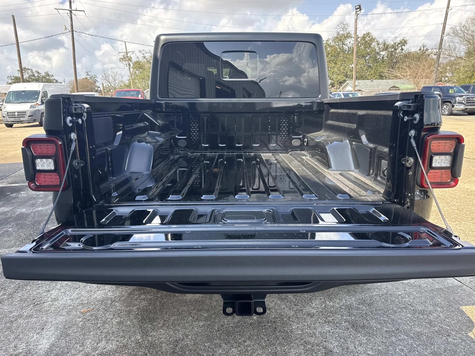 New 2026 Black Clear-Coat Exterior Paint Jeep Rubicon image 6