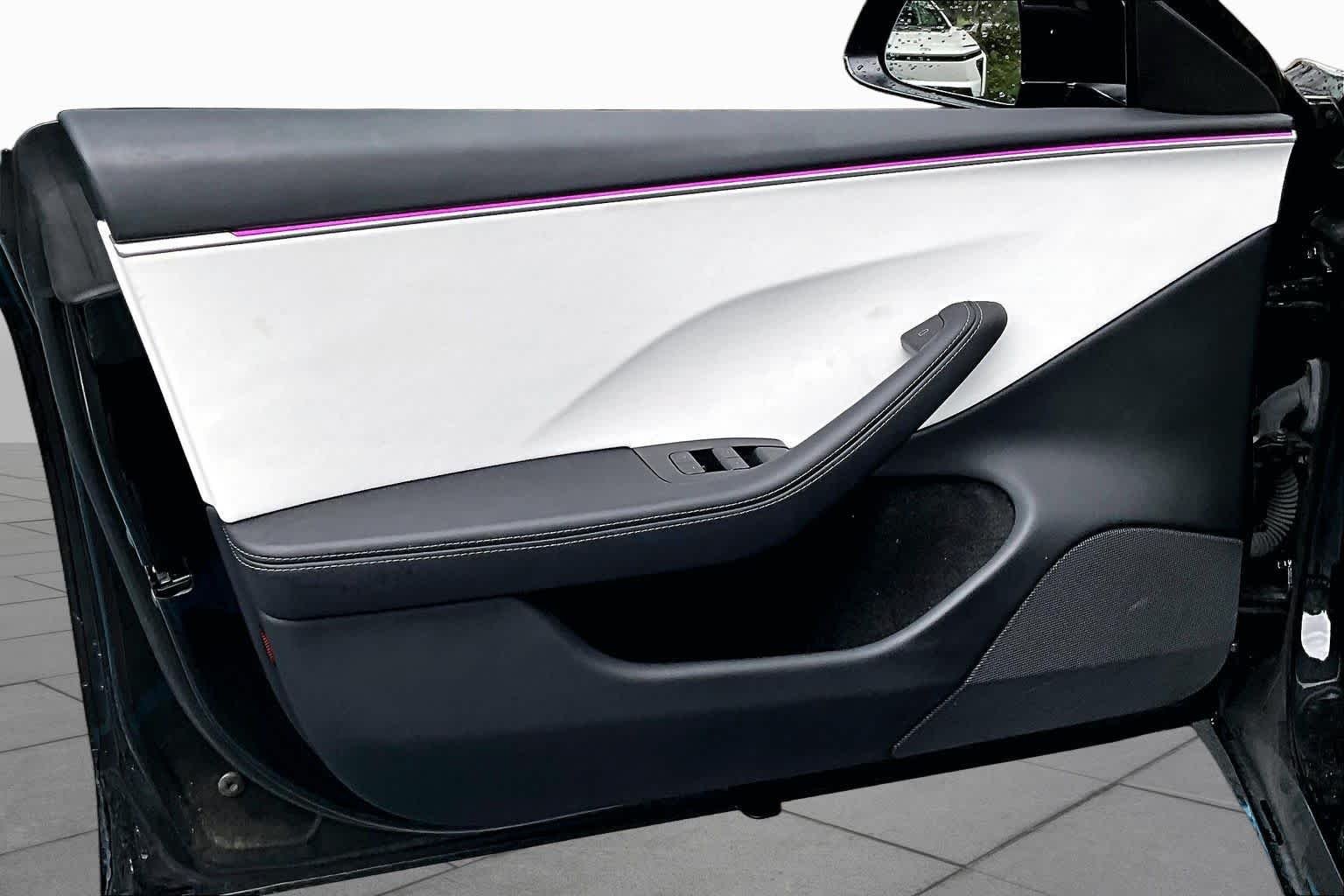 Used 2025  Tesla Long Range image 30