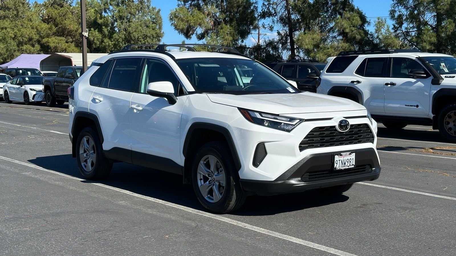 Used 2025 Ice Cap Toyota XLE image 2
