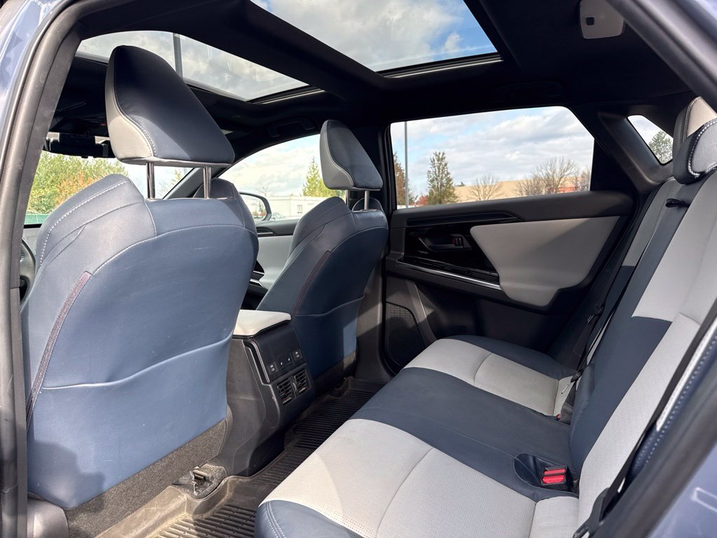 Used 2023 Harbor Mist Gray Pearl 2-Tone Subaru Touring image 18
