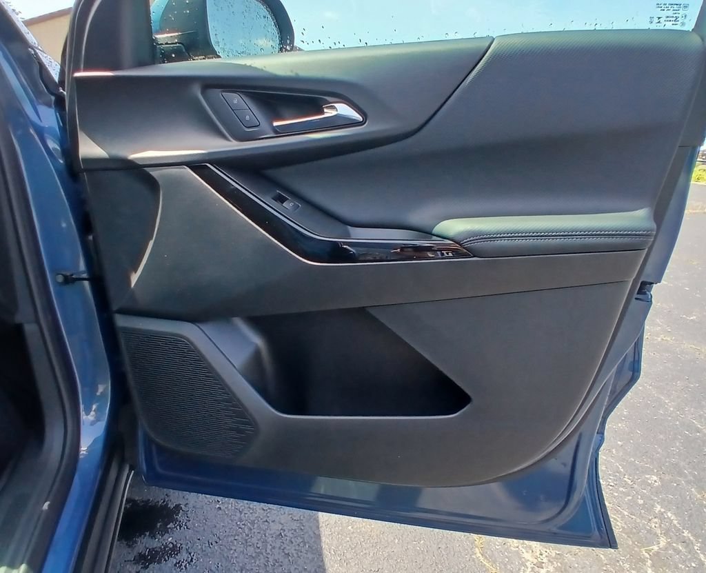 2027 Chevrolet Equinox LT - Photo 18