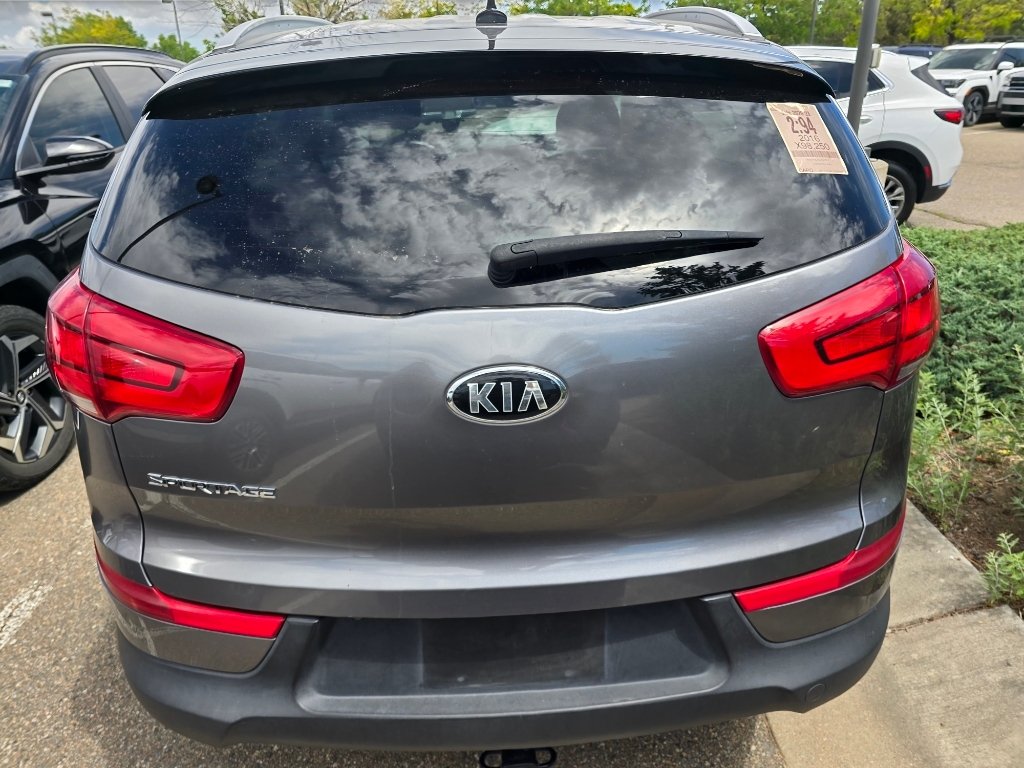 Used 2016 Mineral Silver Kia LX image 8