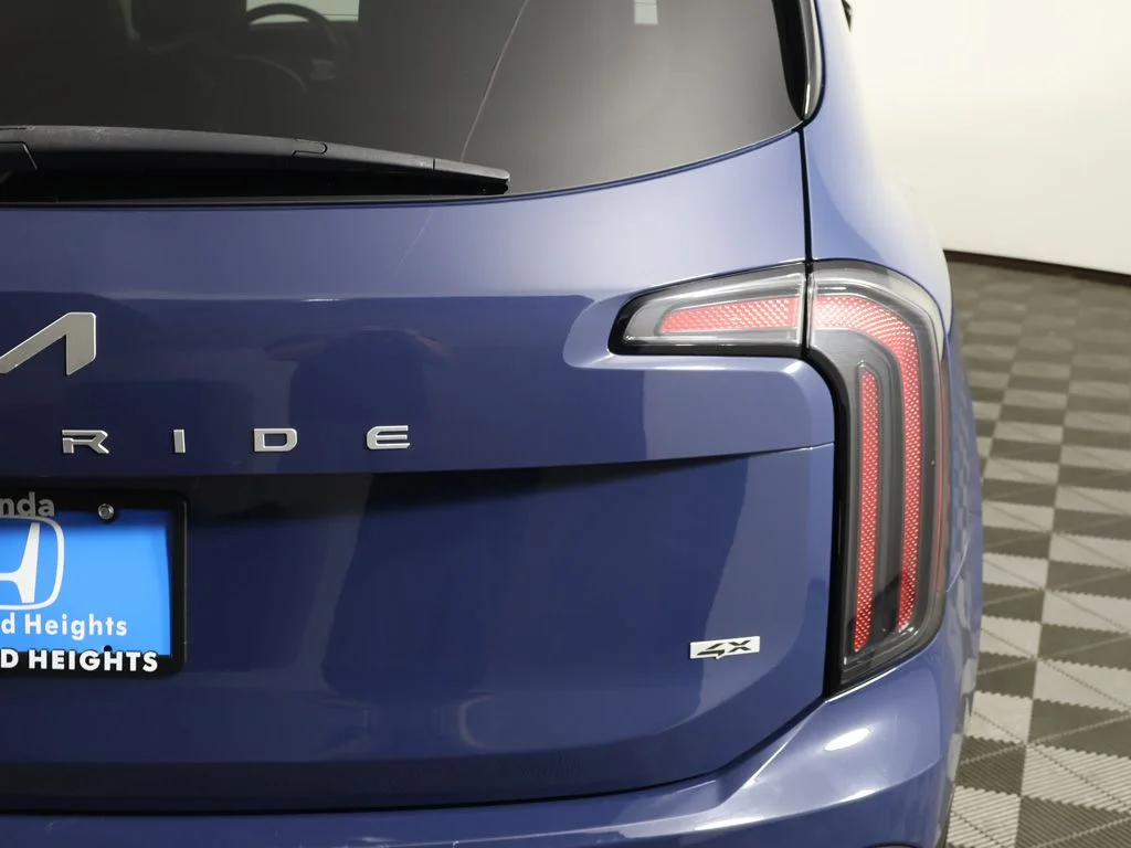 Used 2024 Midnight Lake Blue Kia SX-Prestige image 21