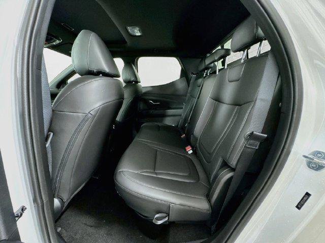 New 2027 White Hyundai SEL Activity FWD image 40