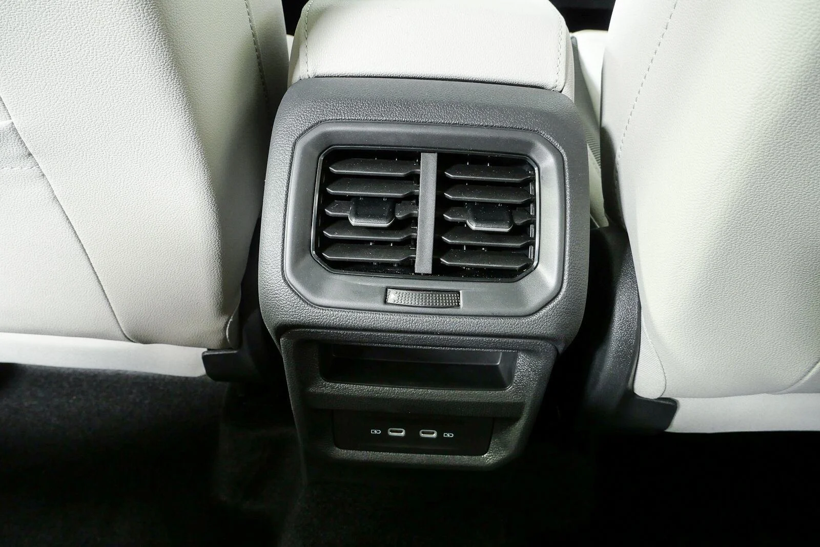 New 2026 Pure White Volkswagen SE image 19