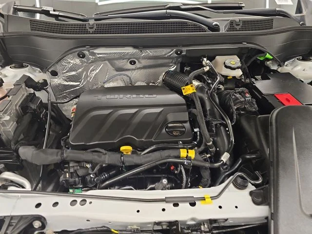 Used 2026 Summit White Chevrolet 2RS image 36