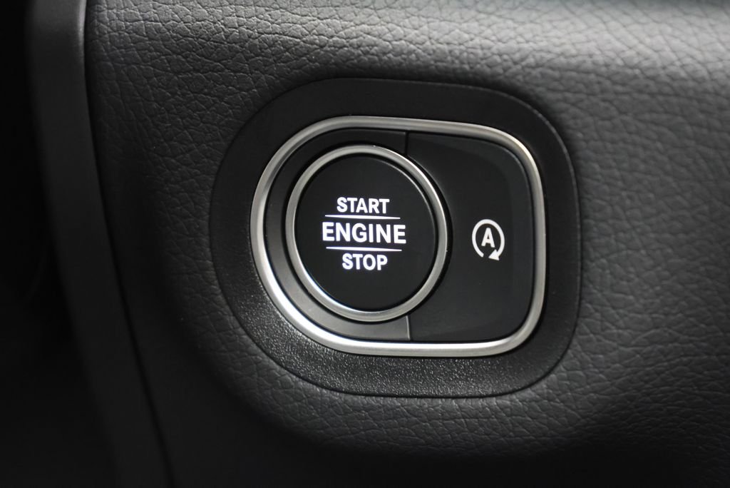 New 2026 Polar White Mercedes-Benz GLS 450 image 24