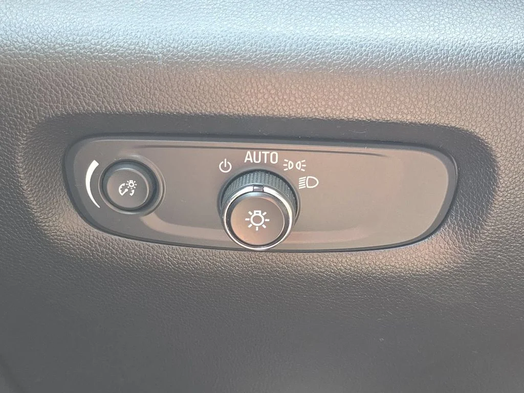 2022 Chevrolet Traverse 1LT - Photo 18