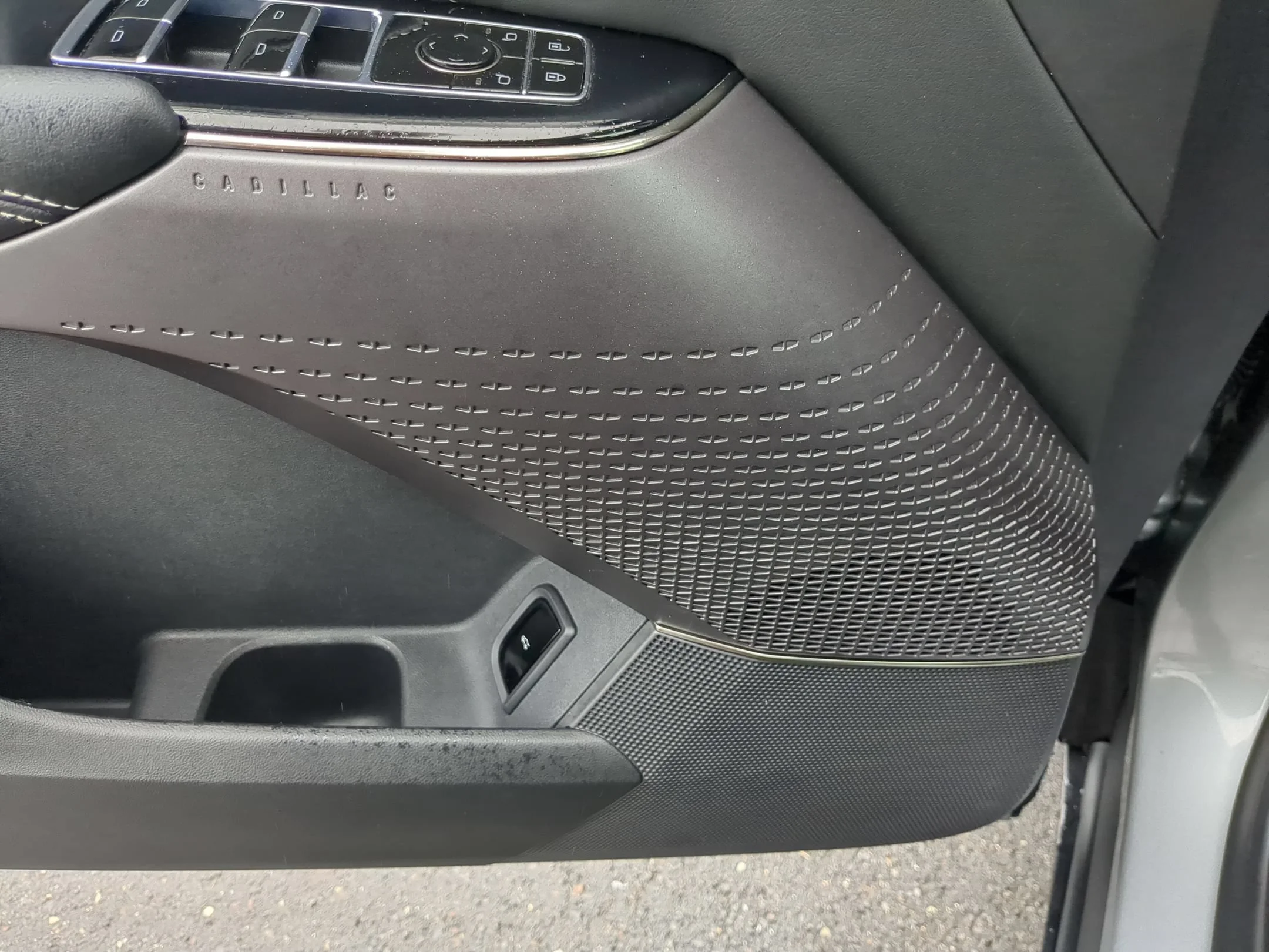2024 Cadillac LYRIQ Tech - Photo 23